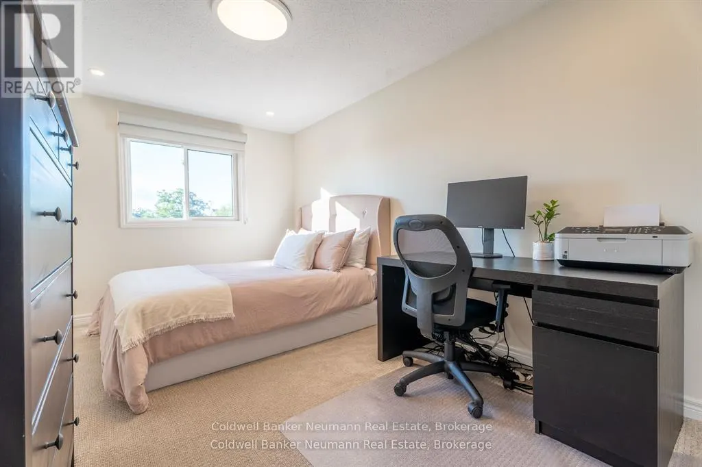 46 DARLING CRESCENT