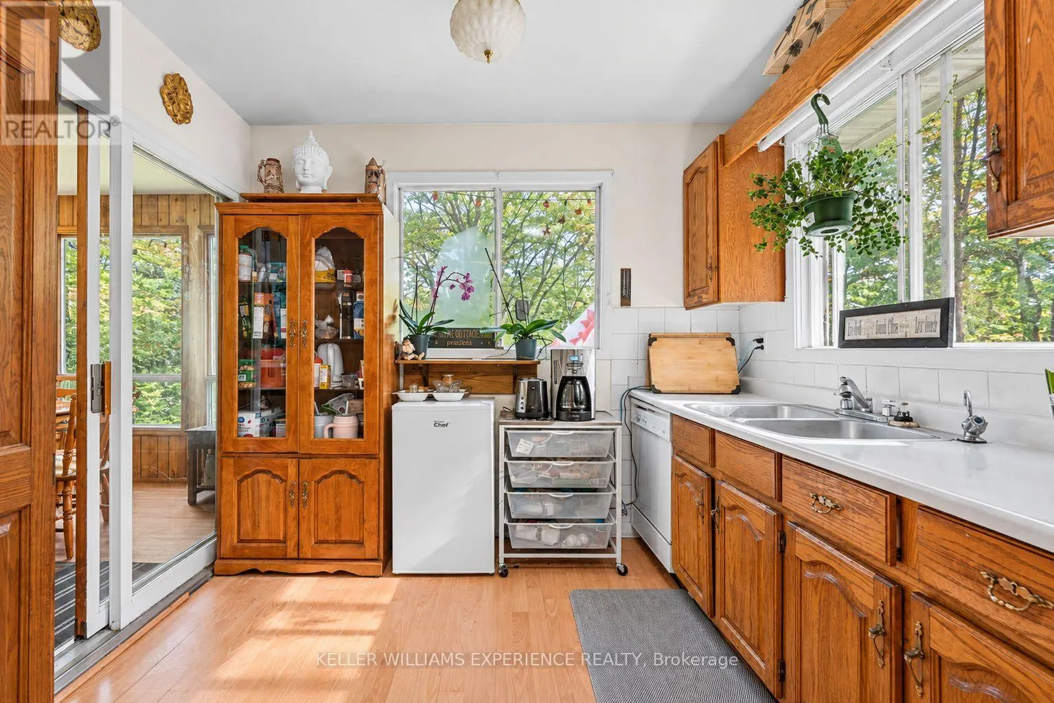 1099 SHERWOOD FOREST ROAD