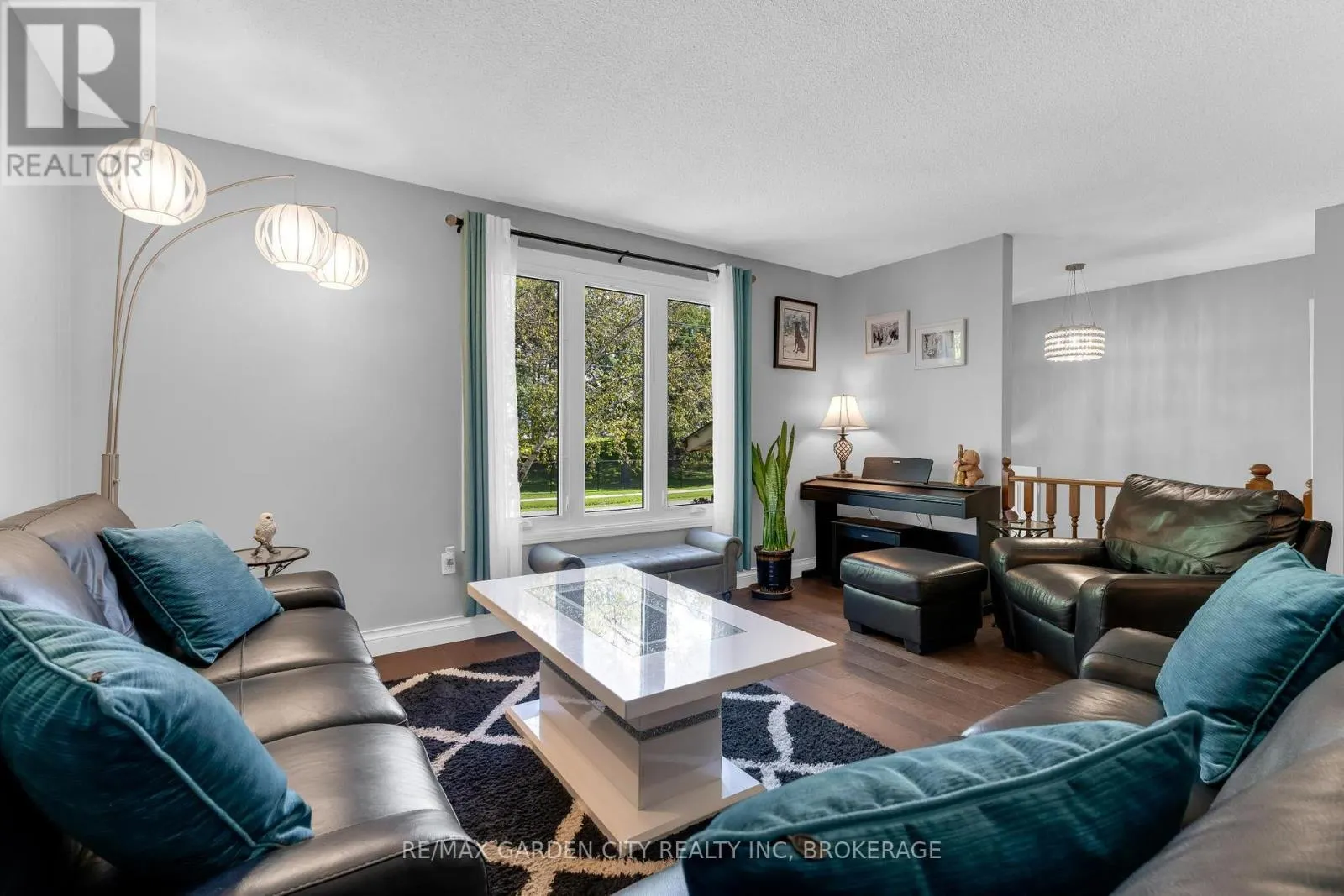 54 CRESTCOMBE ROAD