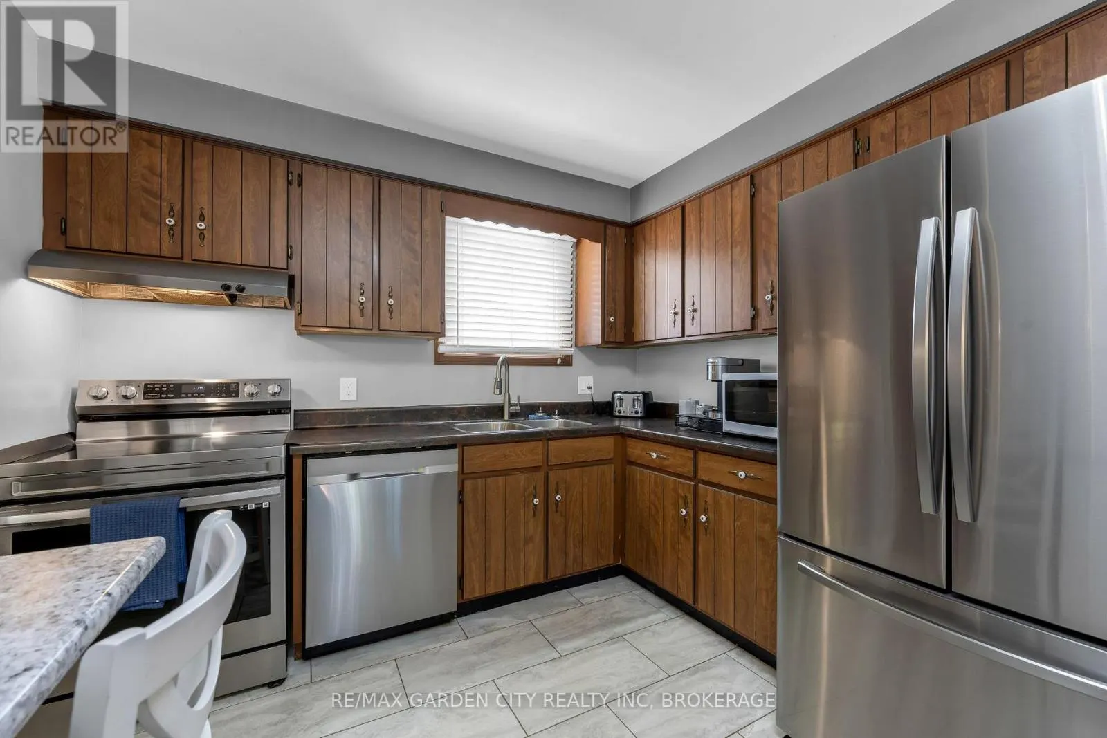 54 CRESTCOMBE ROAD