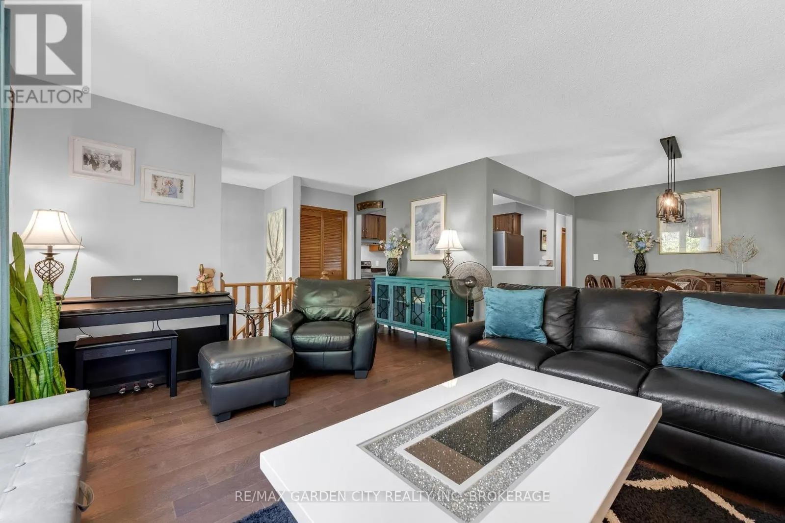 54 CRESTCOMBE ROAD