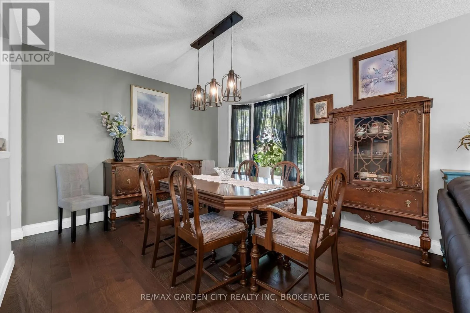 54 CRESTCOMBE ROAD