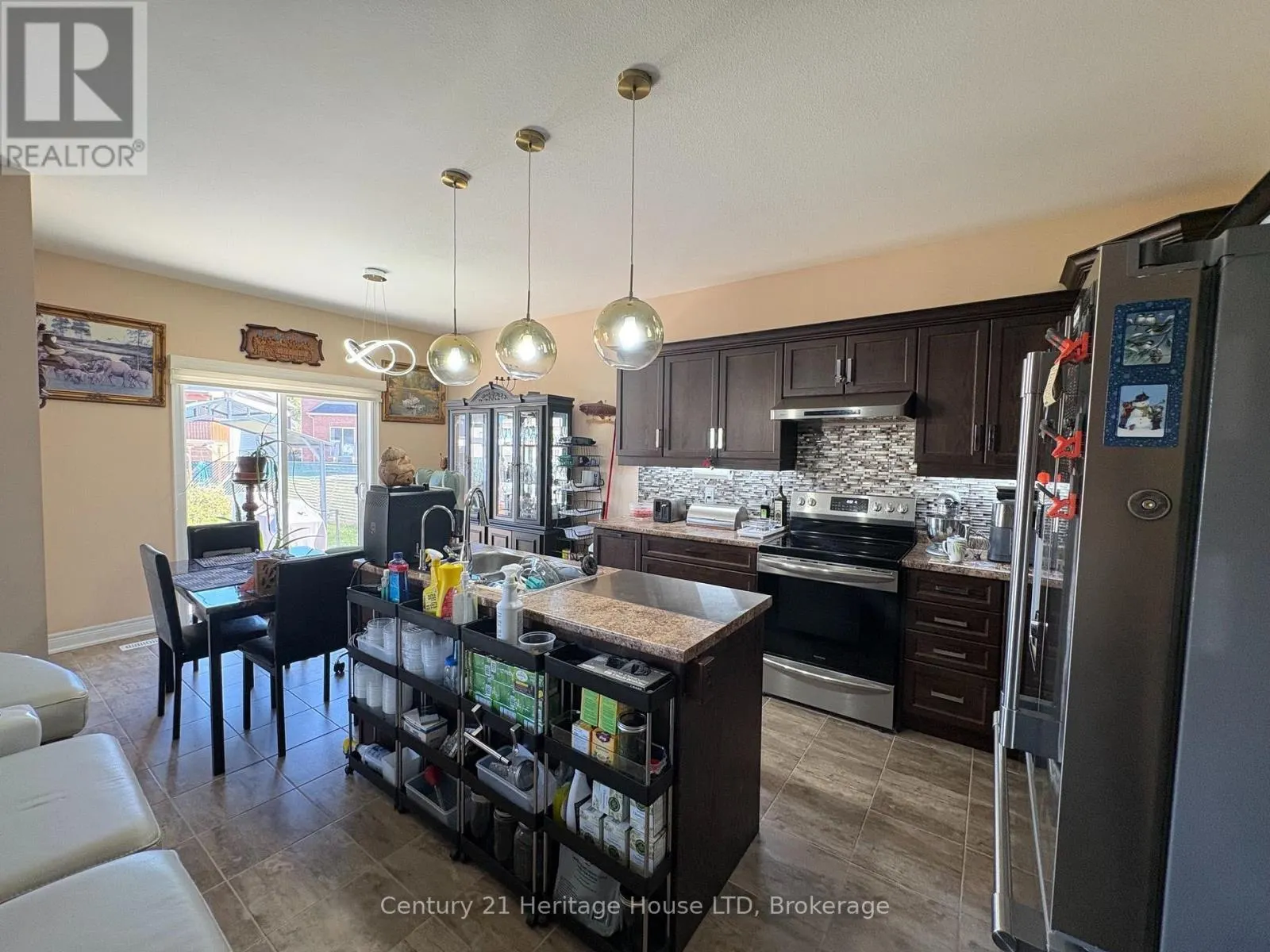 424 WILLIAMS CRESCENT