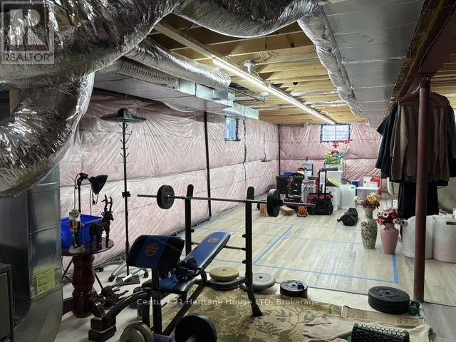 424 WILLIAMS CRESCENT