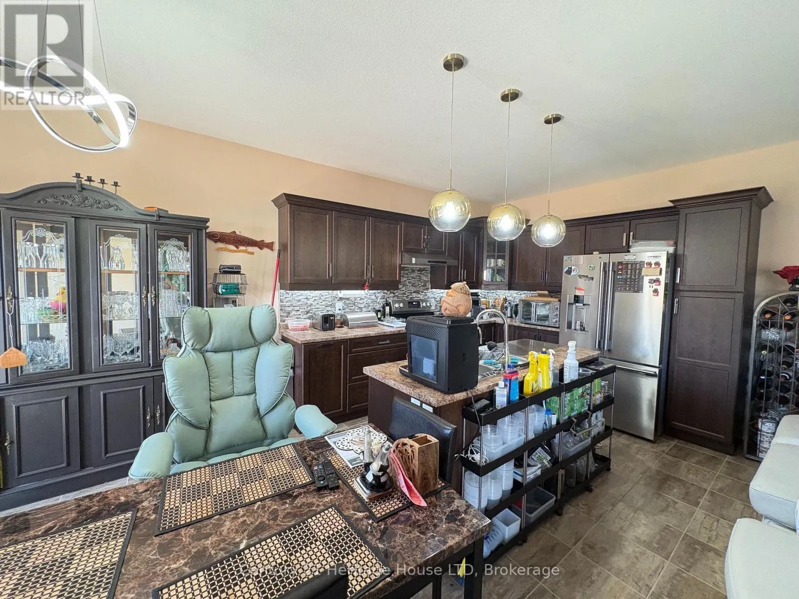 424 WILLIAMS CRESCENT
