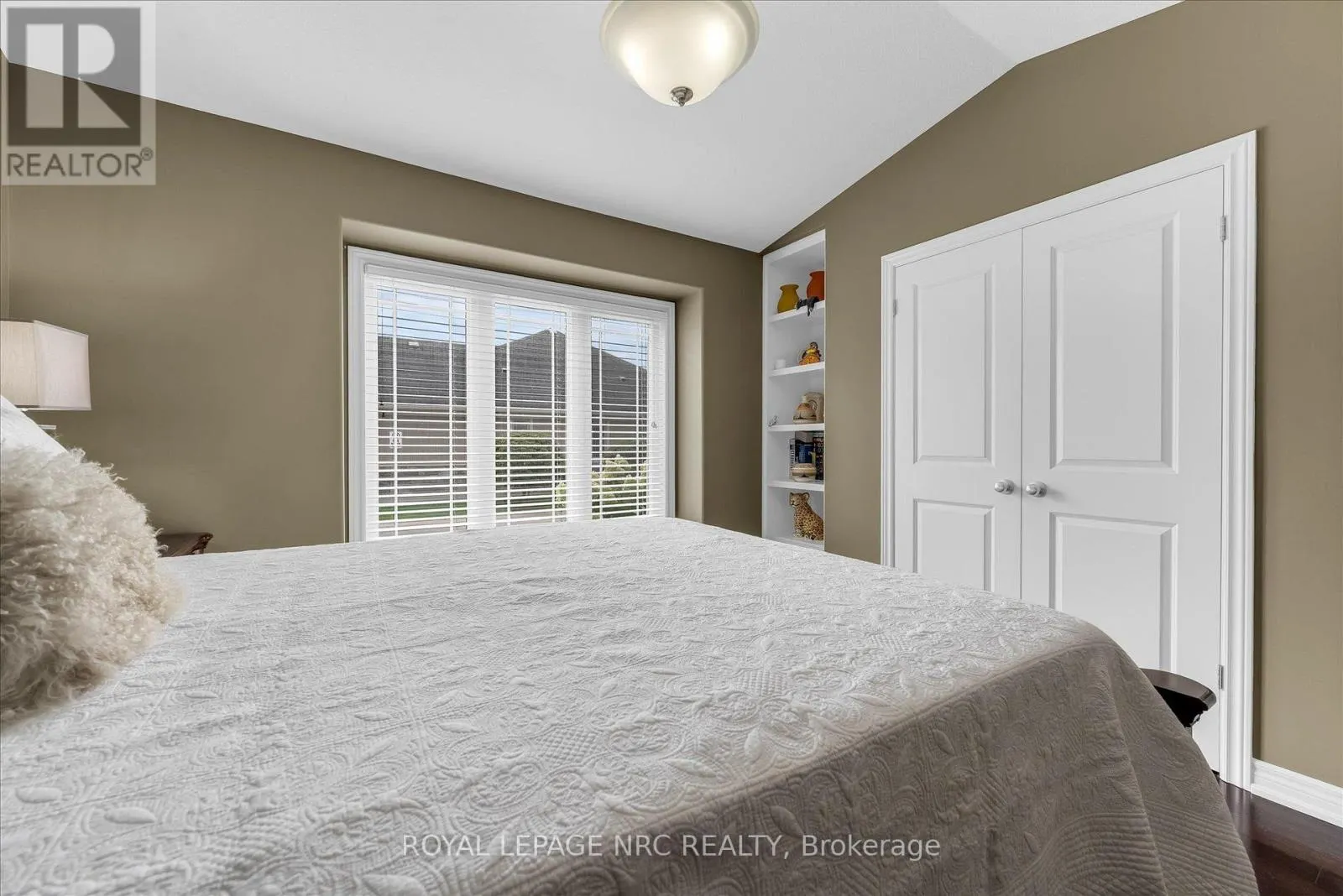 23 - 70 ELMWOOD AVENUE #23