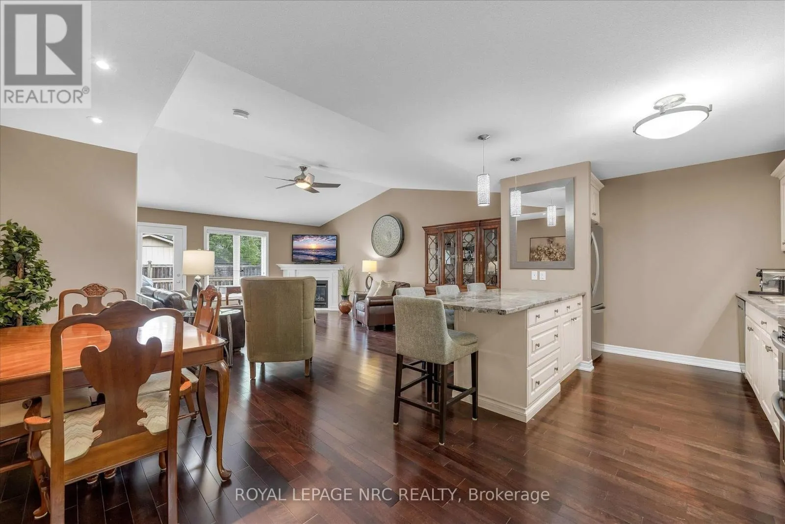 23 - 70 ELMWOOD AVENUE #23