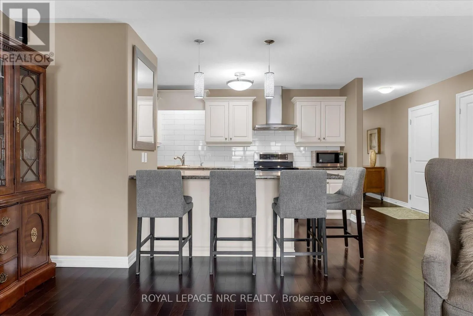 23 - 70 ELMWOOD AVENUE #23