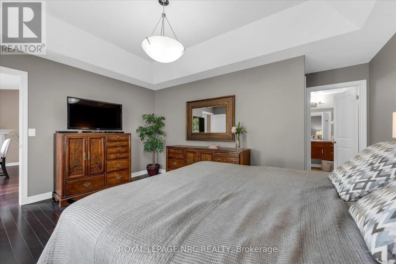 23 - 70 ELMWOOD AVENUE #23