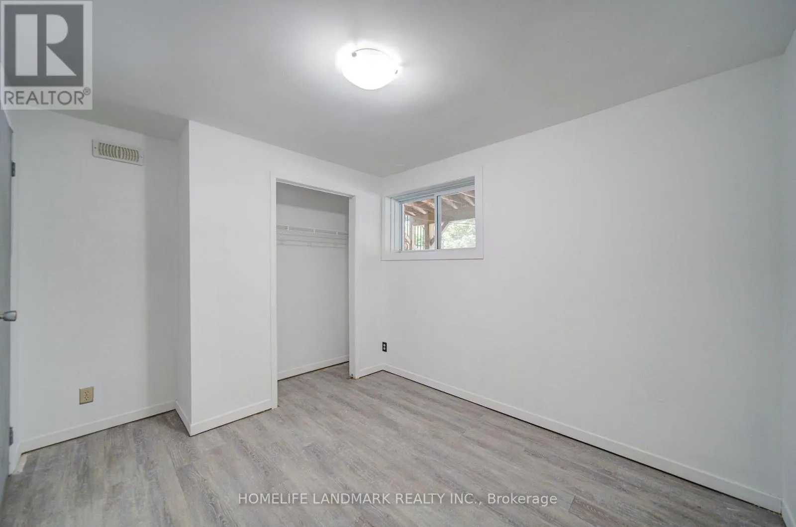 19 SOUTHDALE DRIVE