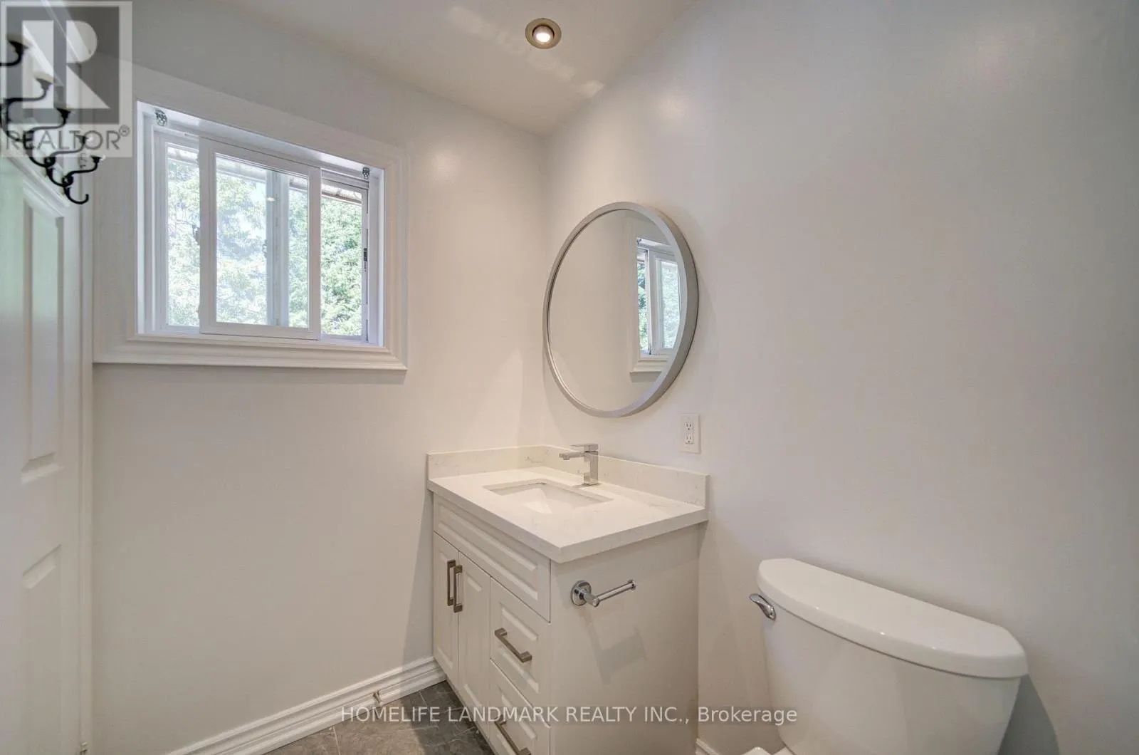 19 SOUTHDALE DRIVE