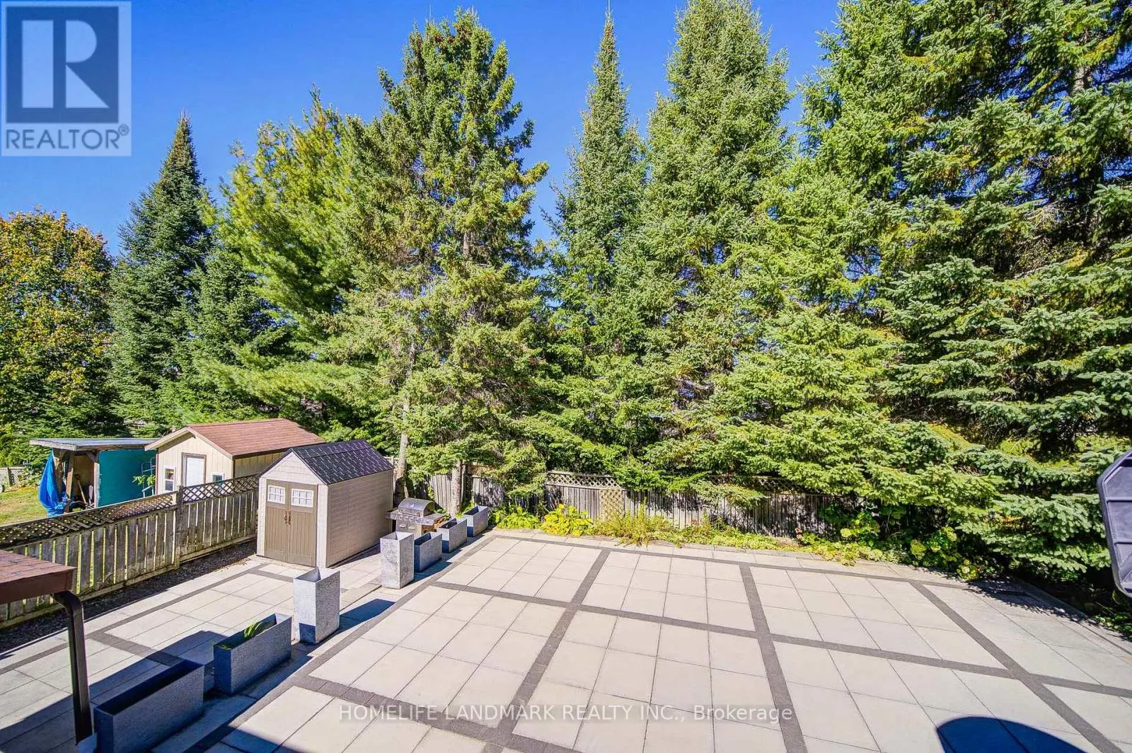 19 SOUTHDALE DRIVE