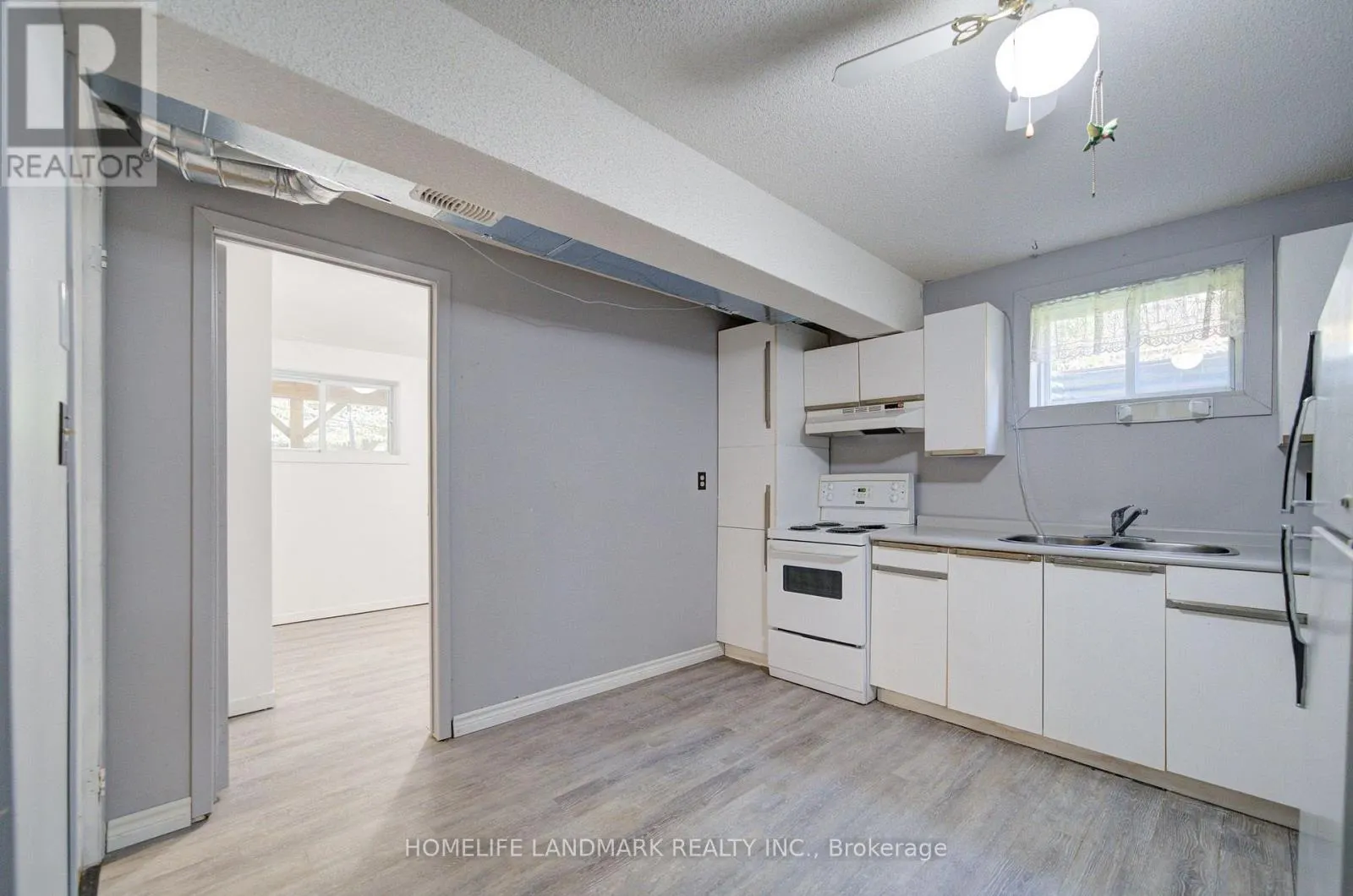 19 SOUTHDALE DRIVE