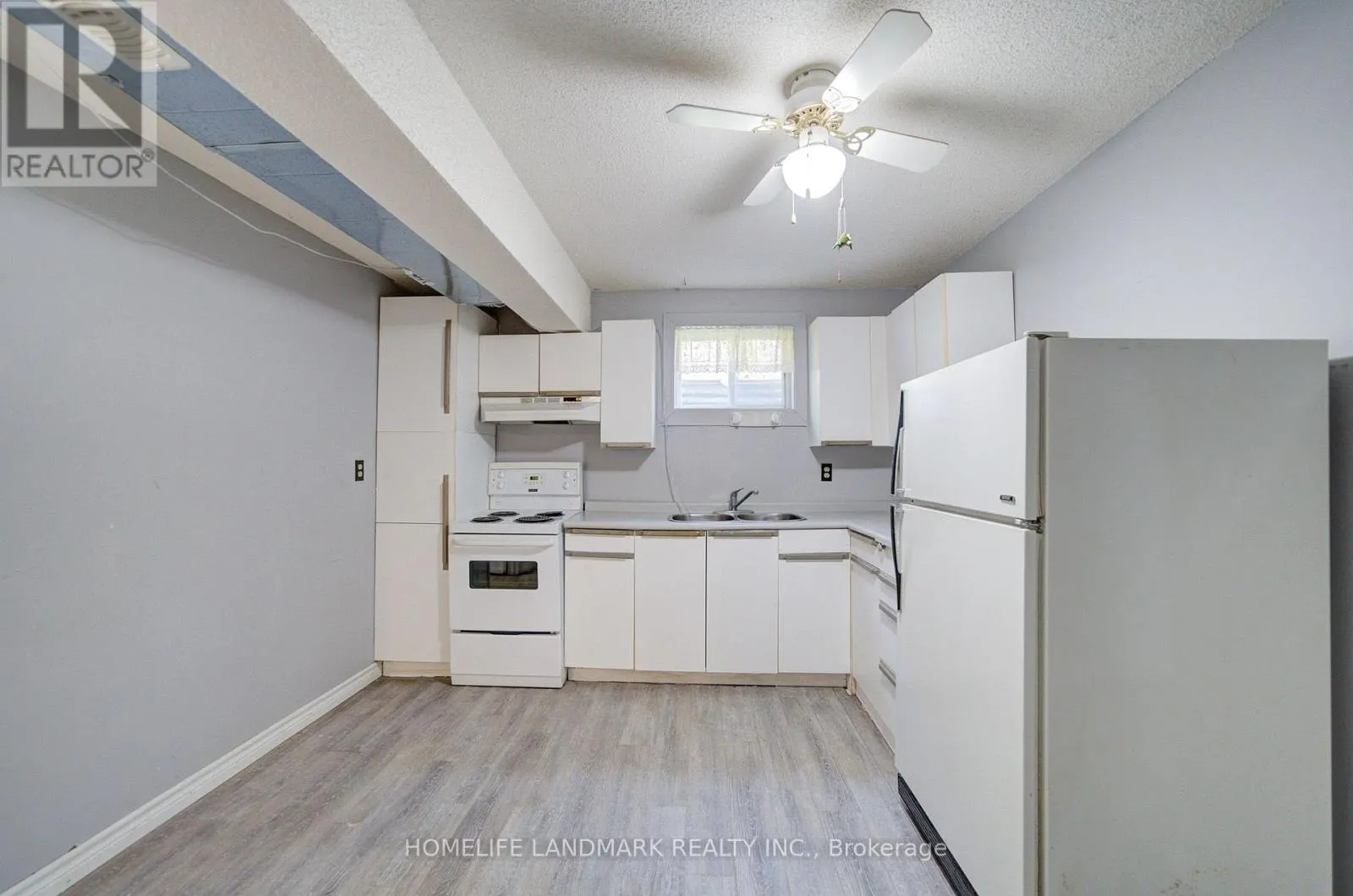 19 SOUTHDALE DRIVE