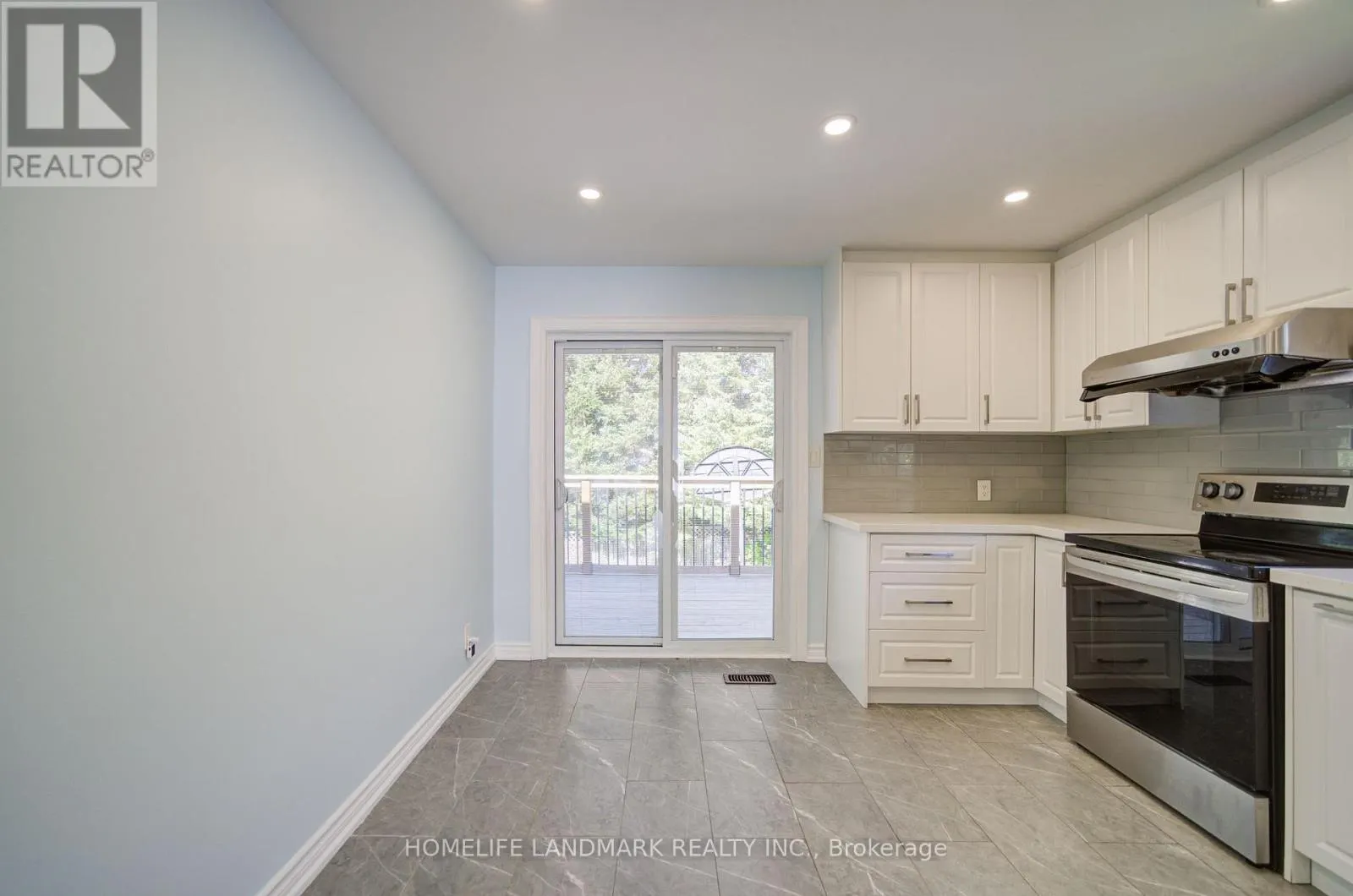 19 SOUTHDALE DRIVE