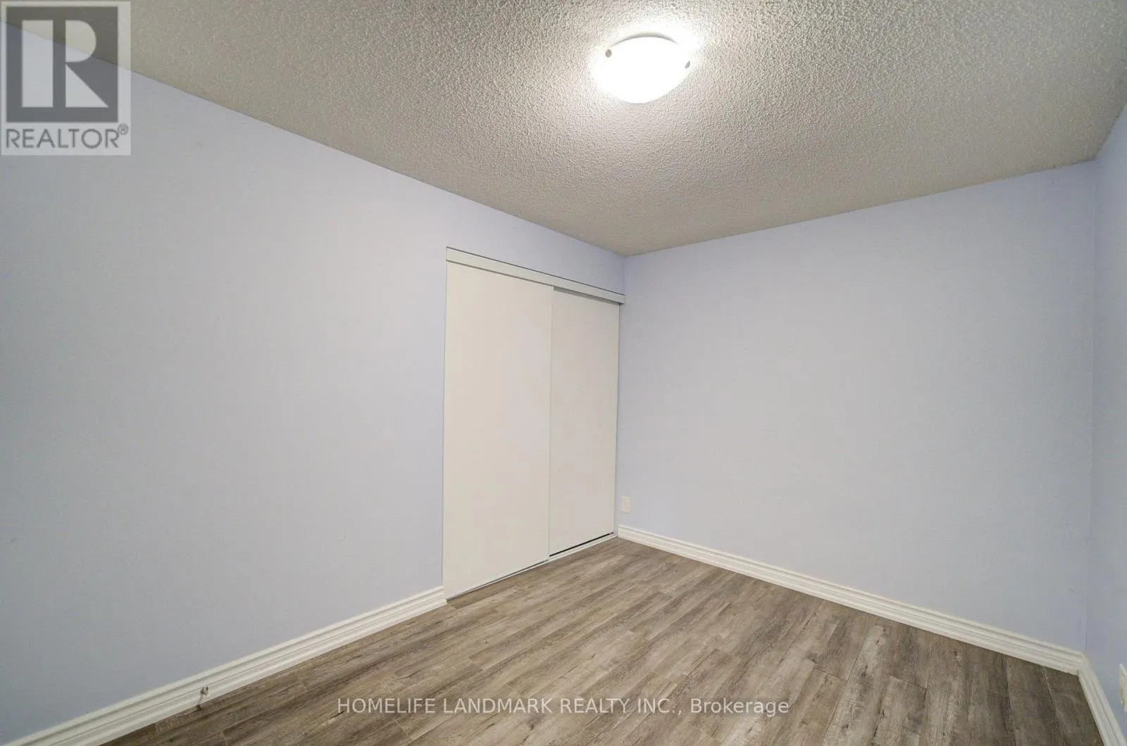 19 SOUTHDALE DRIVE