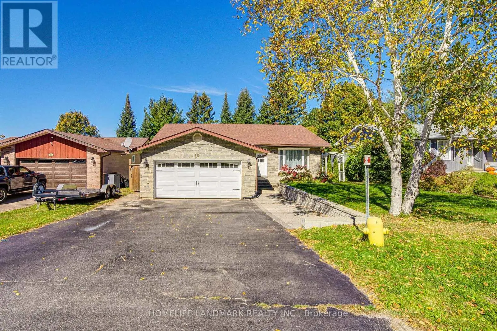 19 SOUTHDALE DRIVE