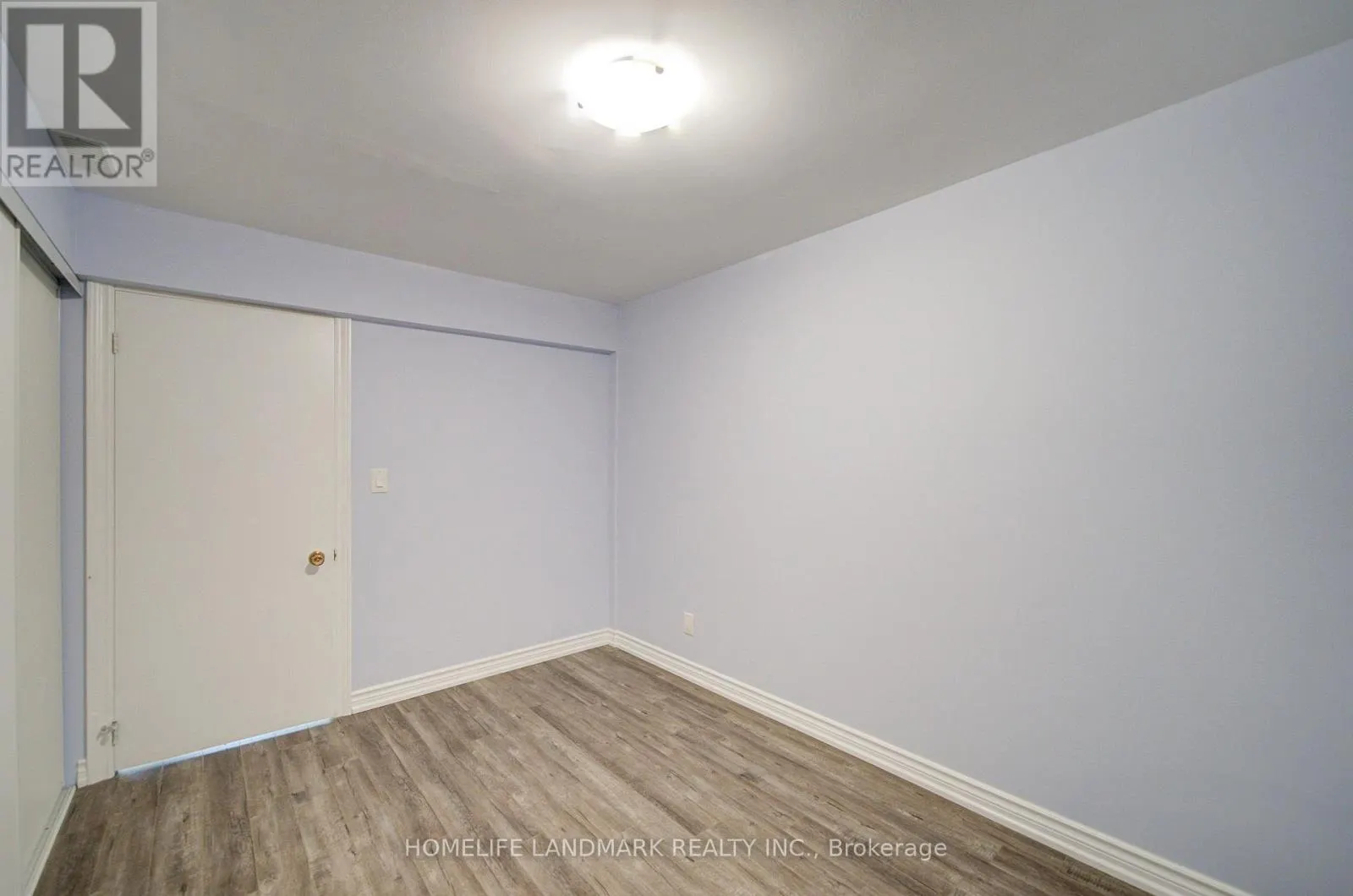 19 SOUTHDALE DRIVE