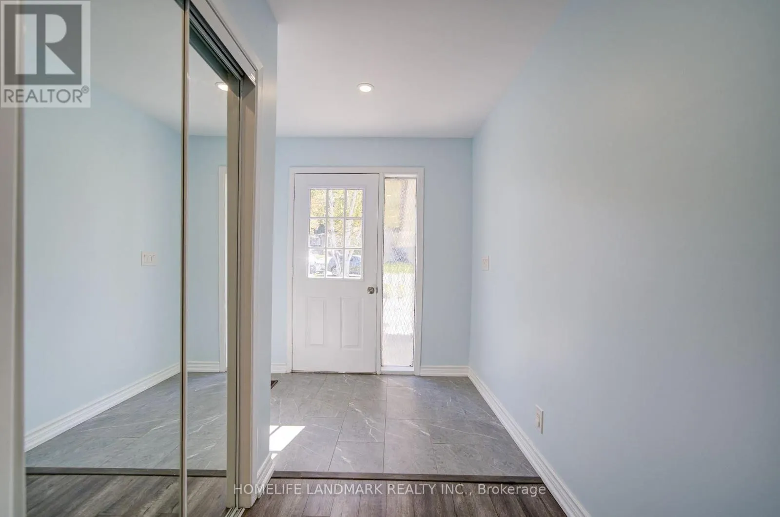 19 SOUTHDALE DRIVE