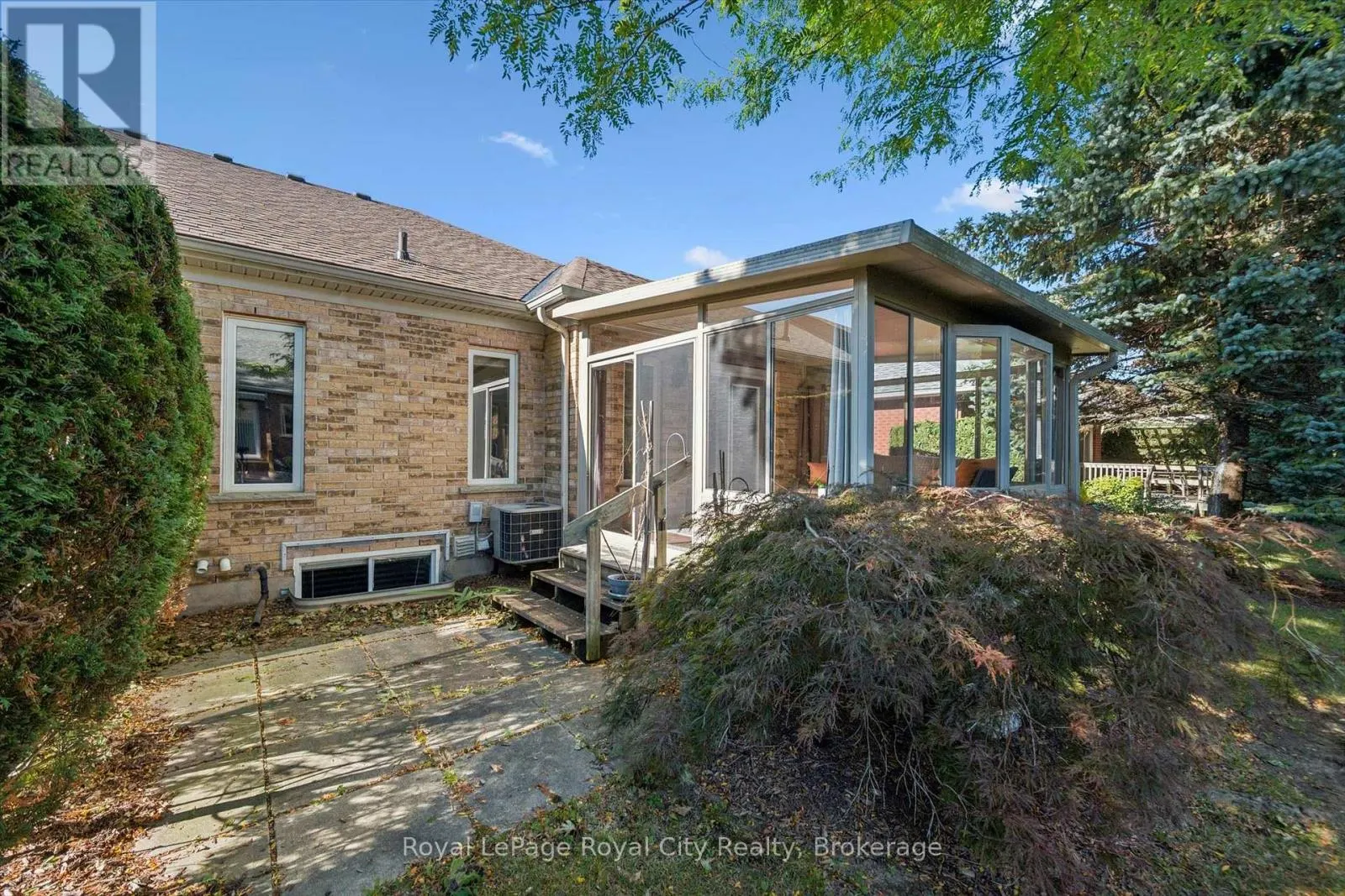 11 HONEYSUCKLE DRIVE