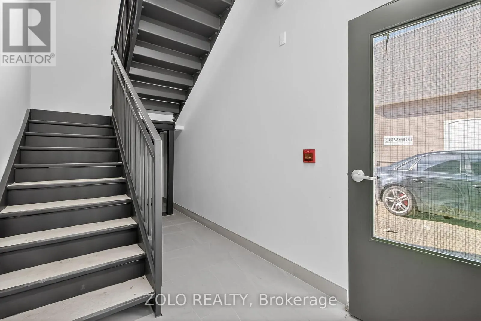 UNIT # 8 - 206 WELLINGTON STREET