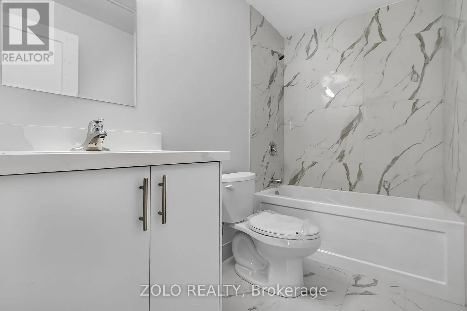 UNIT # 8 - 206 WELLINGTON STREET
