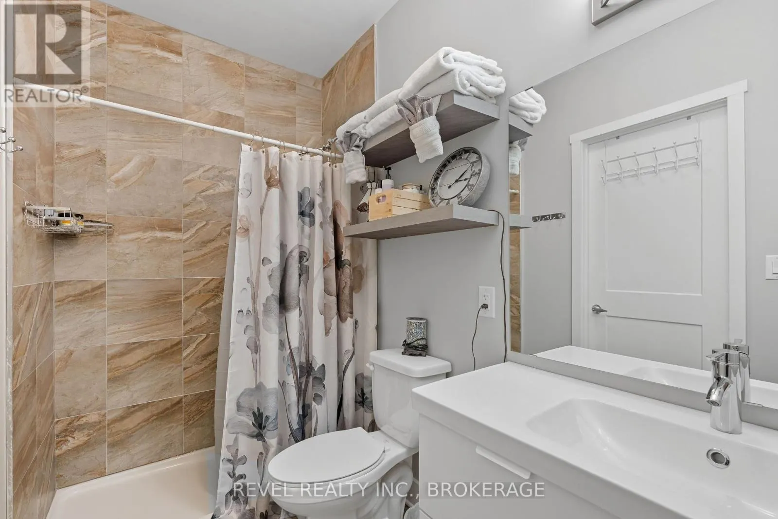14 - 130 WATER STREET E #14