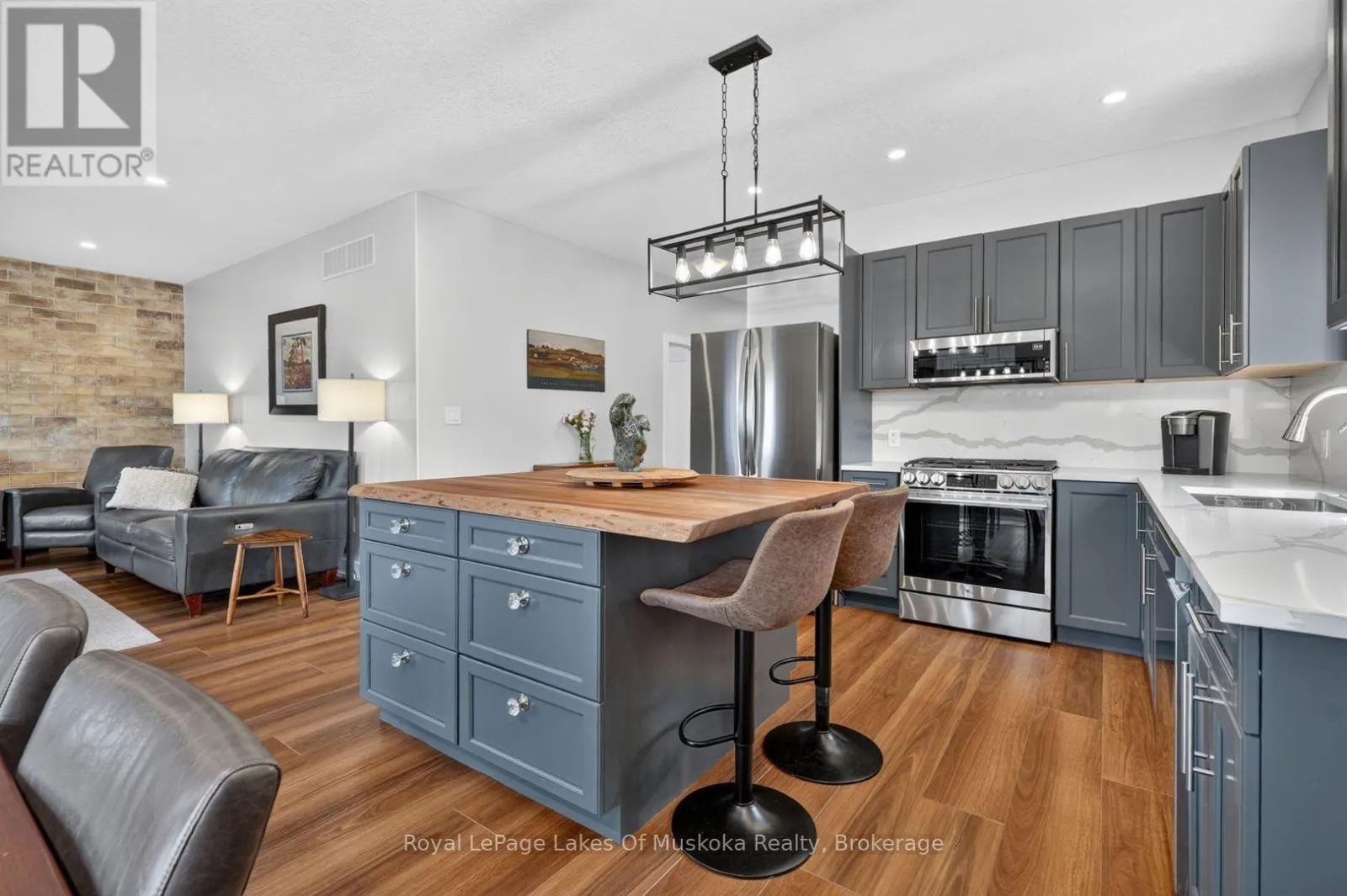 11 BRAESIDE CRESCENT