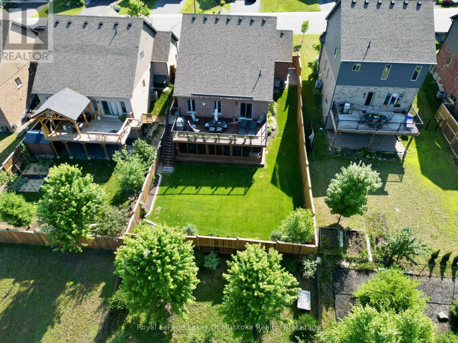 11 BRAESIDE CRESCENT