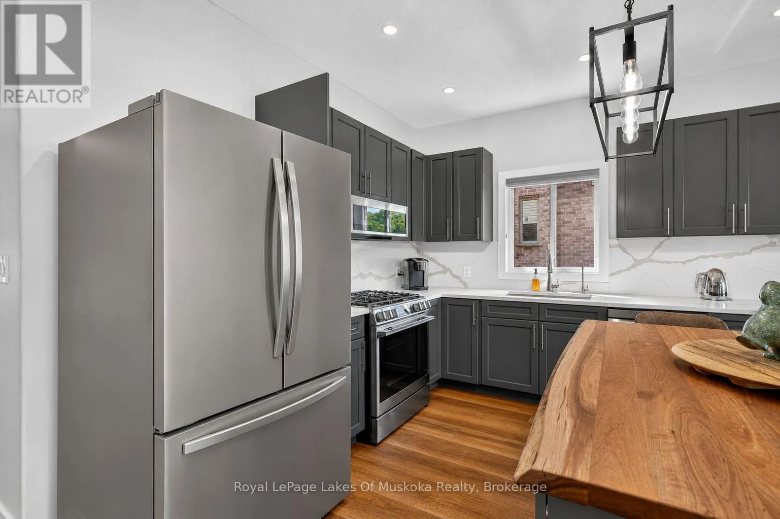11 BRAESIDE CRESCENT