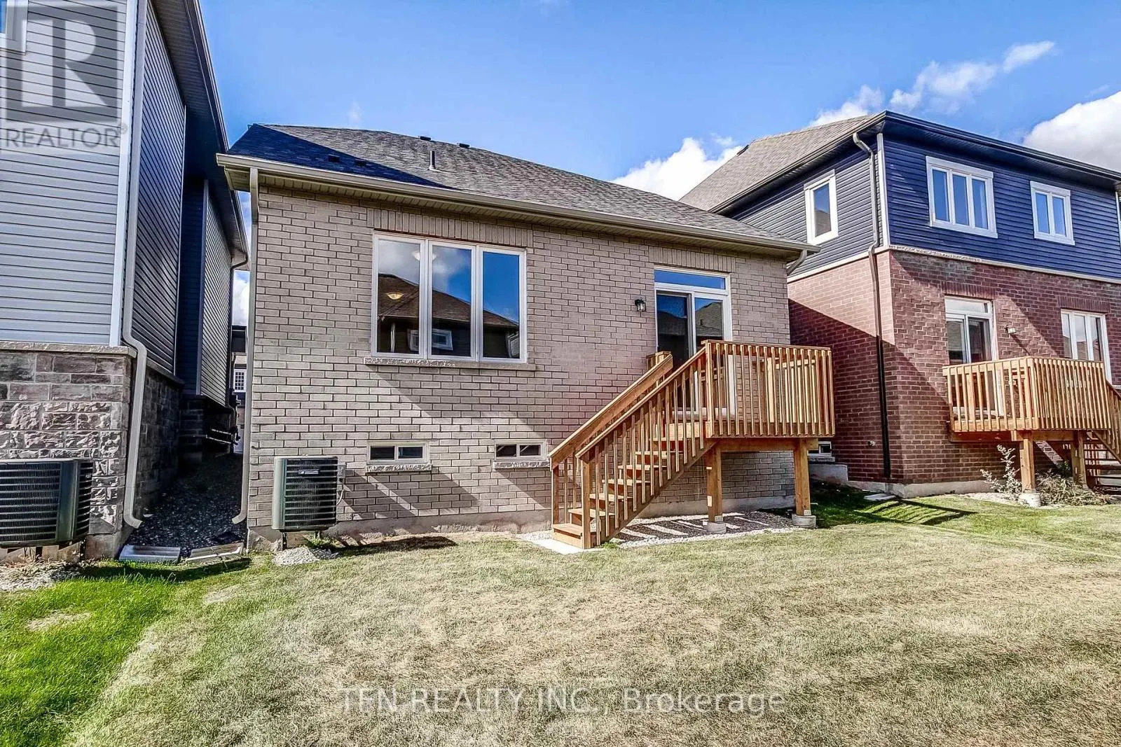 87 MCGILL AVENUE