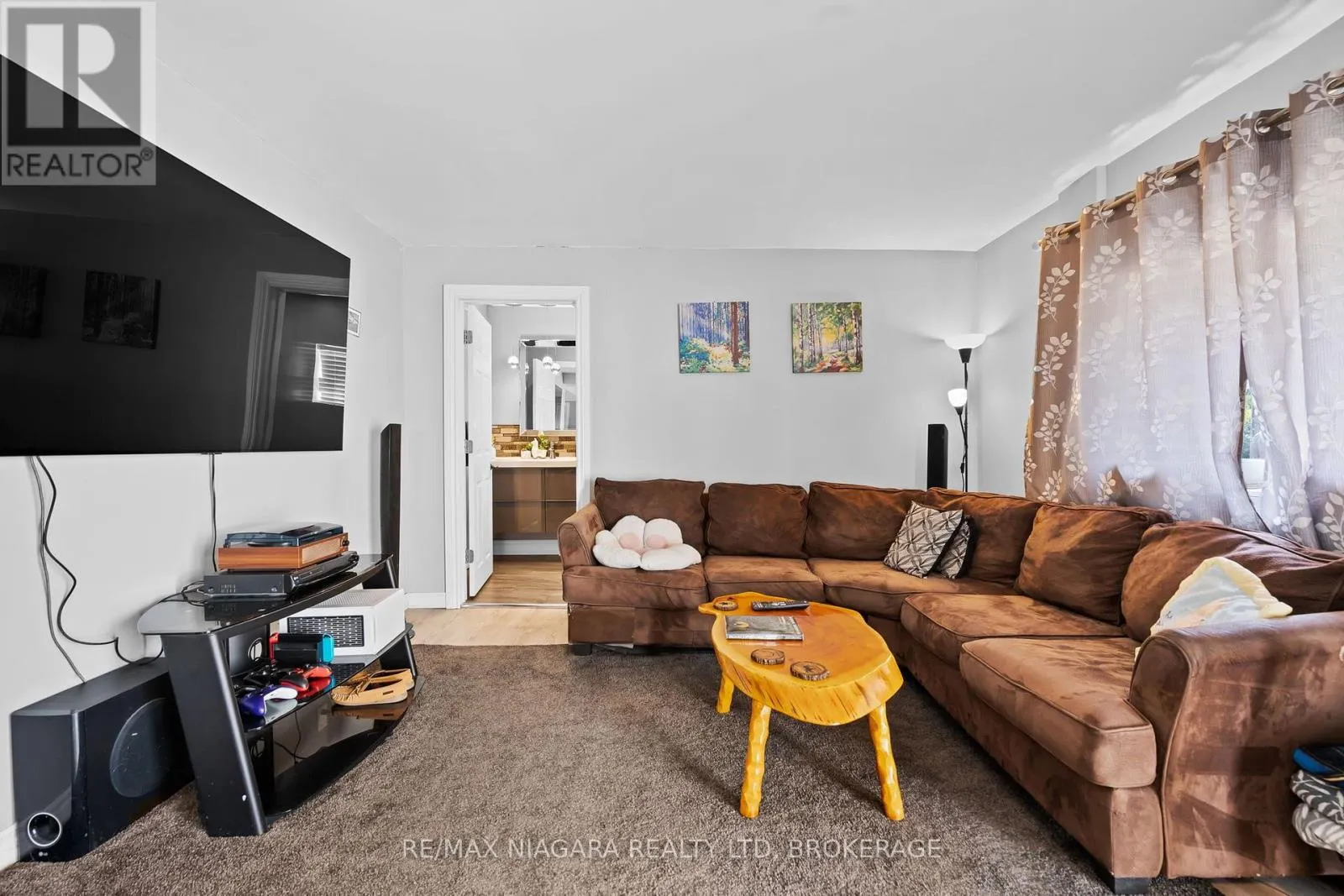 121 KNOLL STREET