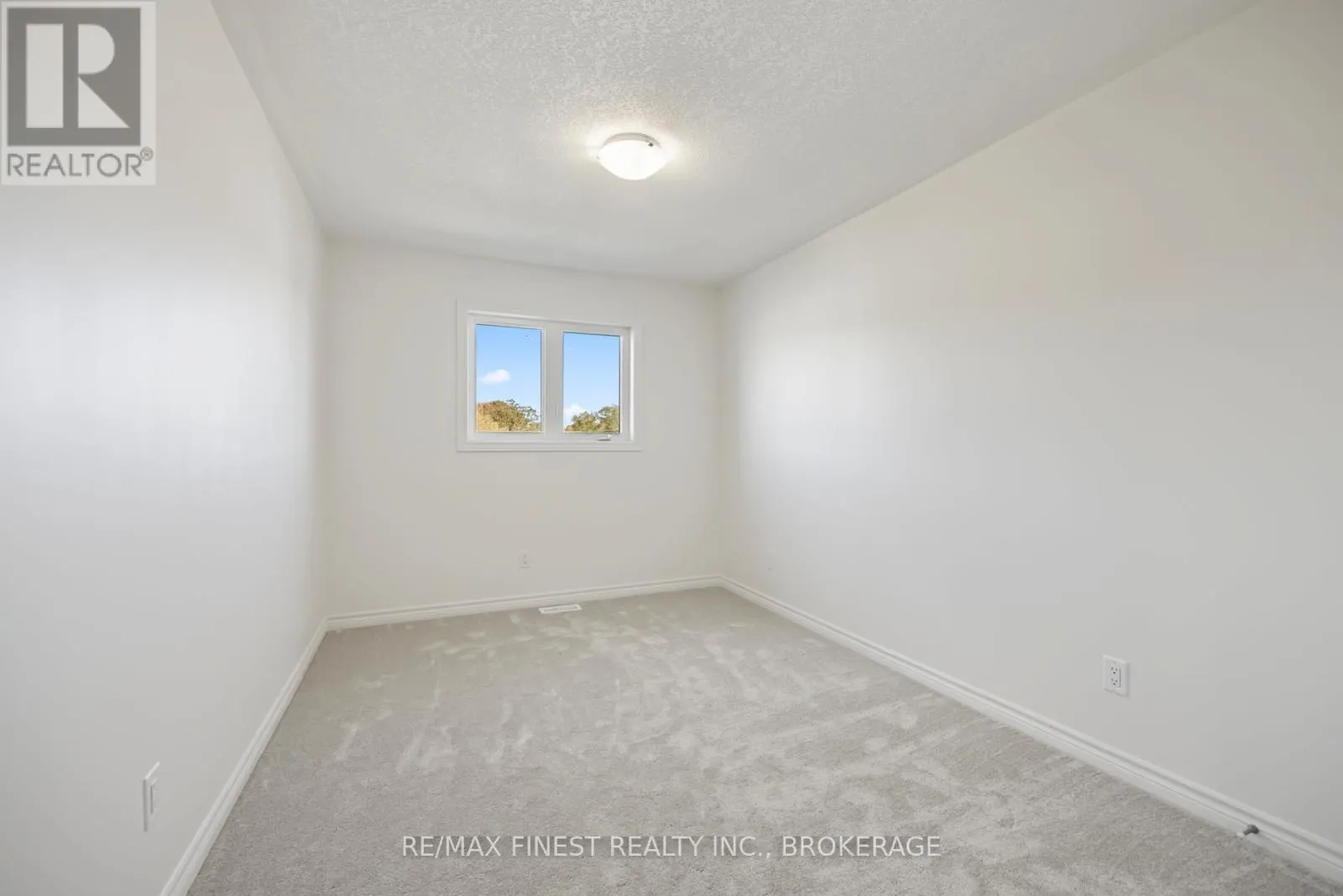 215 HERITAGE PARK DRIVE