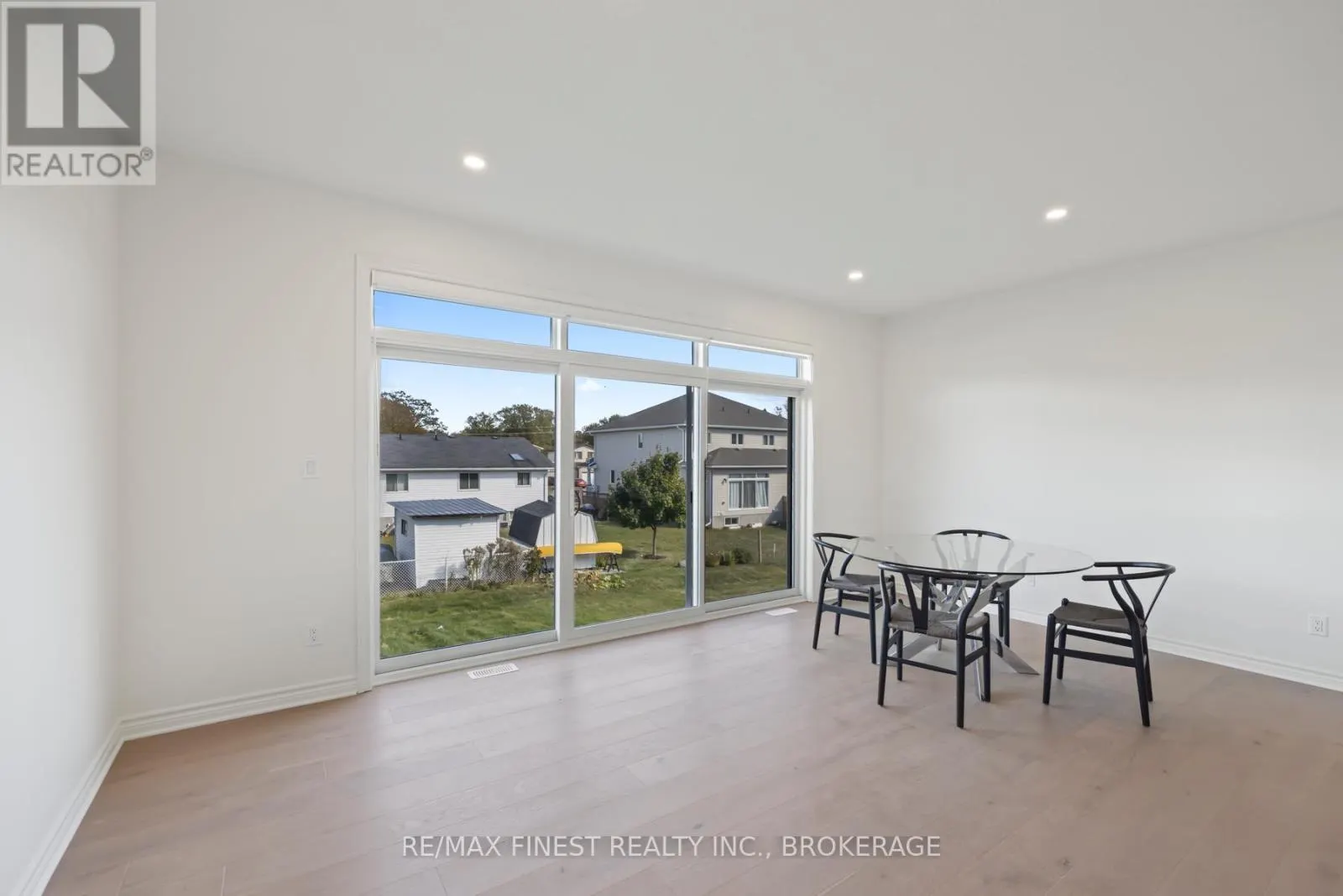 215 HERITAGE PARK DRIVE