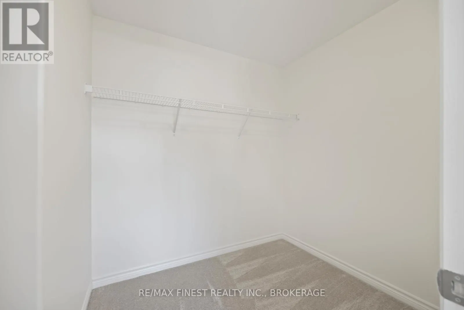 215 HERITAGE PARK DRIVE