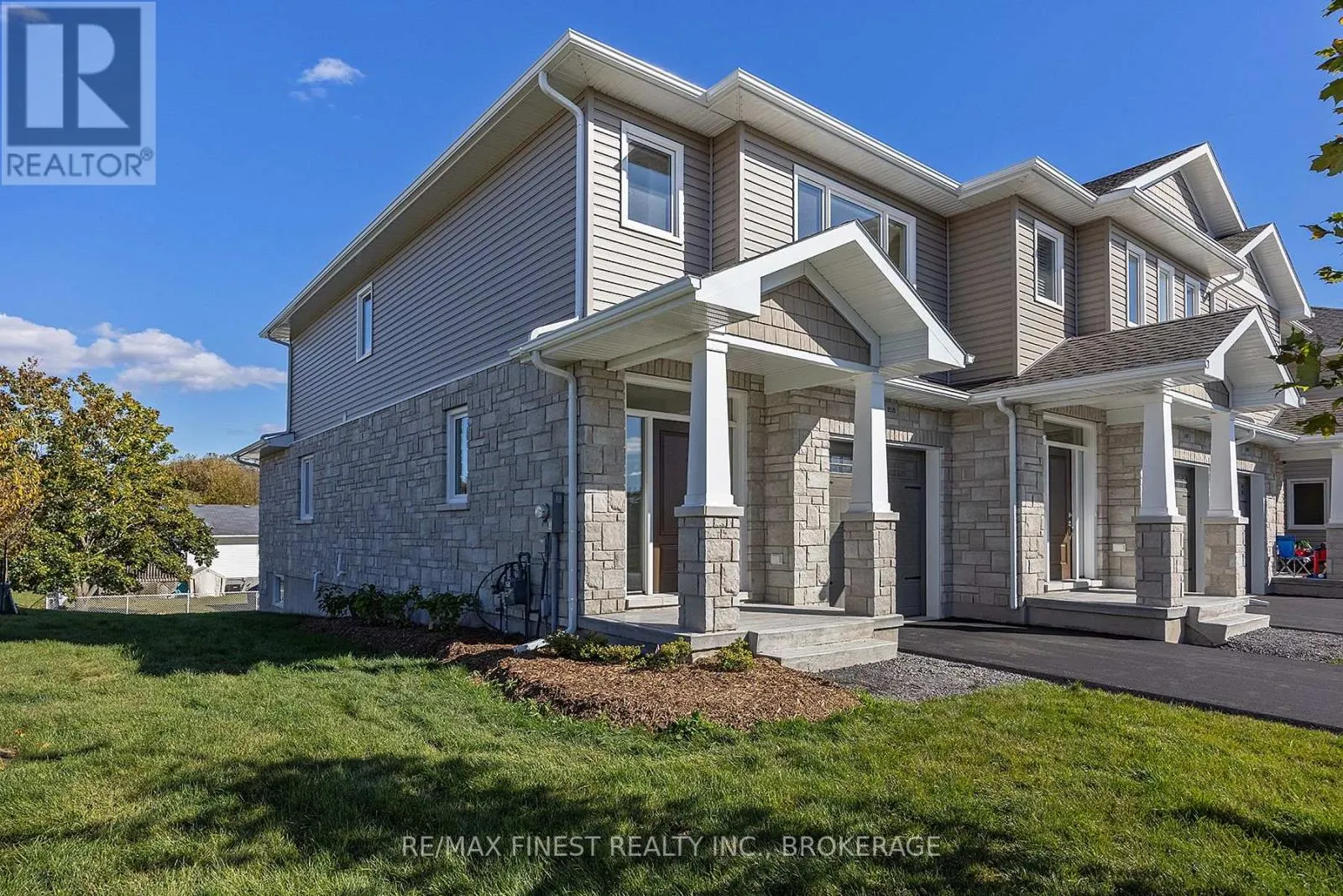 215 HERITAGE PARK DRIVE