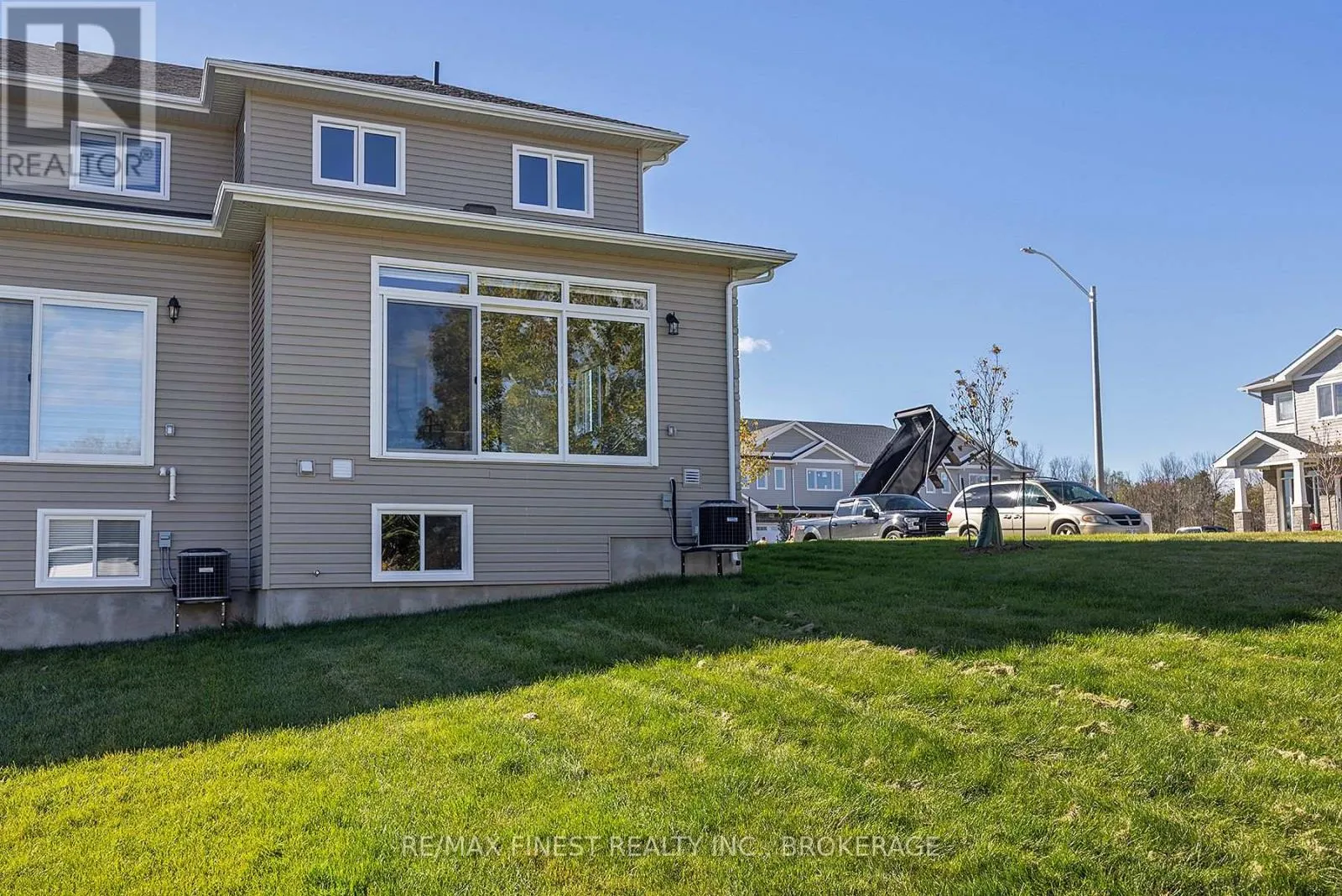 215 HERITAGE PARK DRIVE