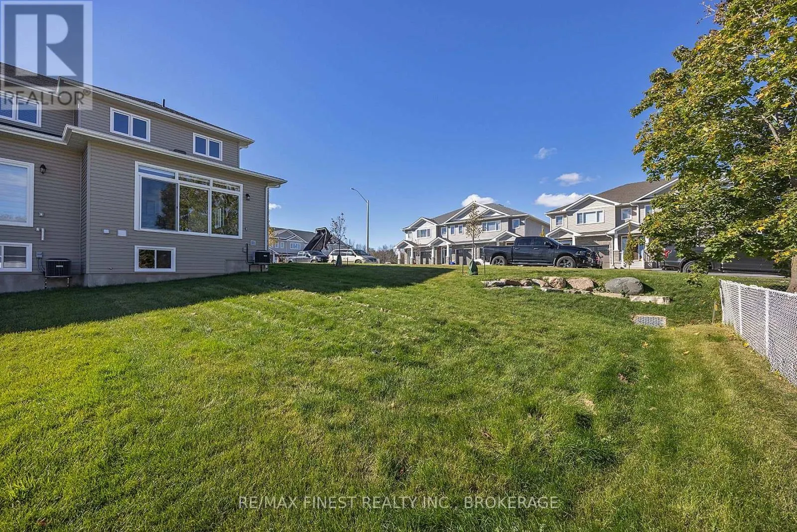 215 HERITAGE PARK DRIVE