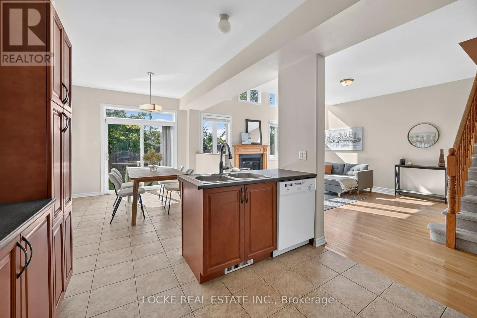 658 EVERLASTING CRESCENT