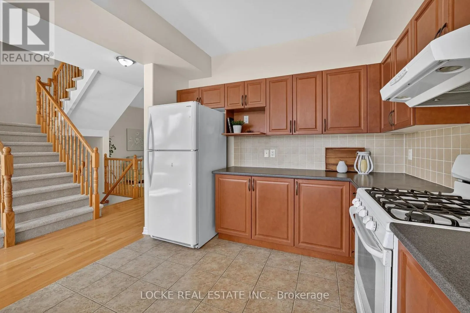 658 EVERLASTING CRESCENT