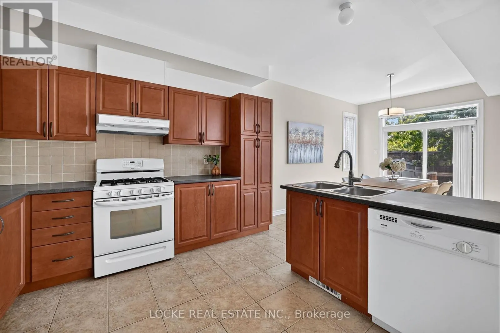 658 EVERLASTING CRESCENT
