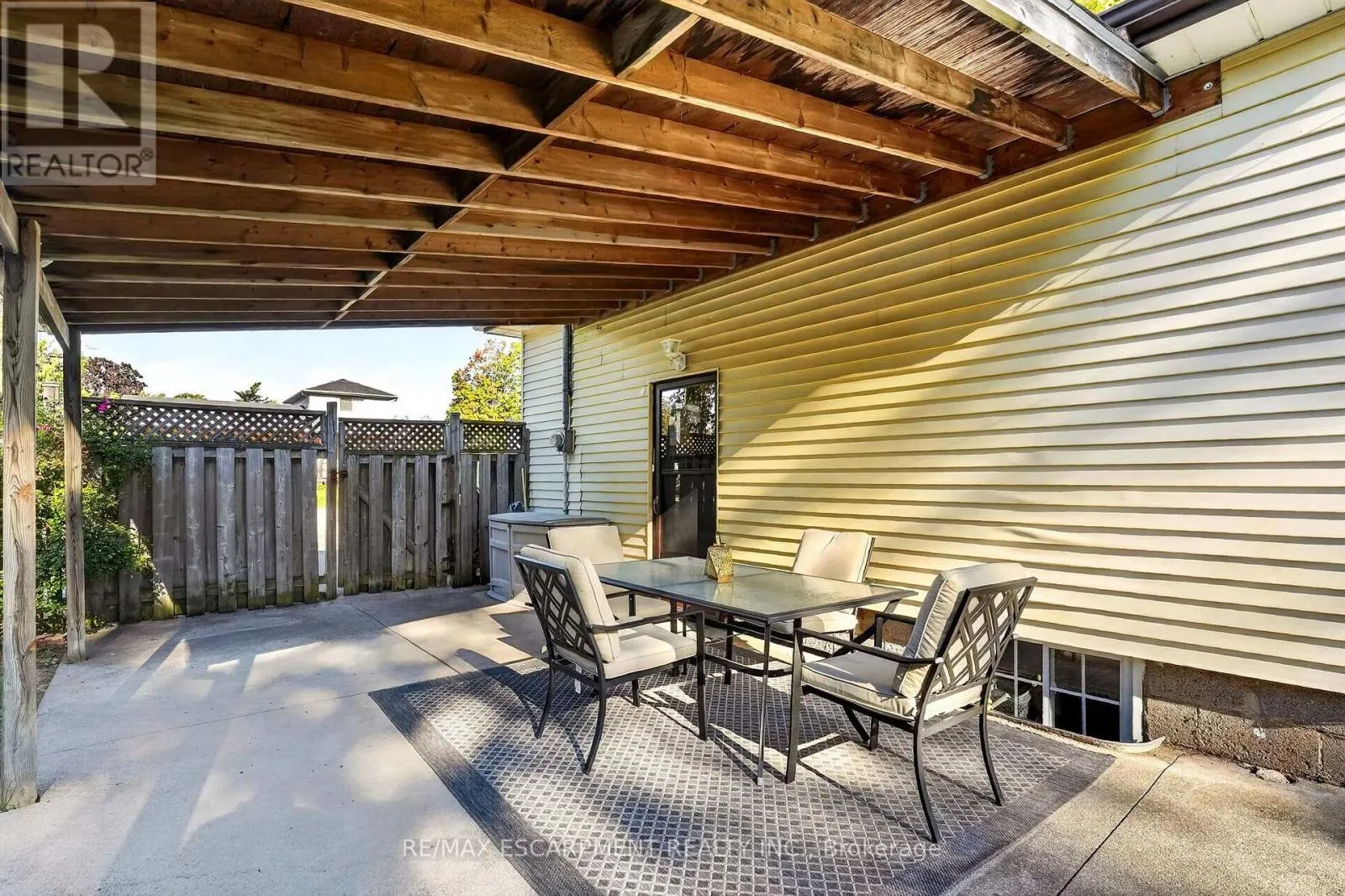 416 BARTLETT AVENUE
