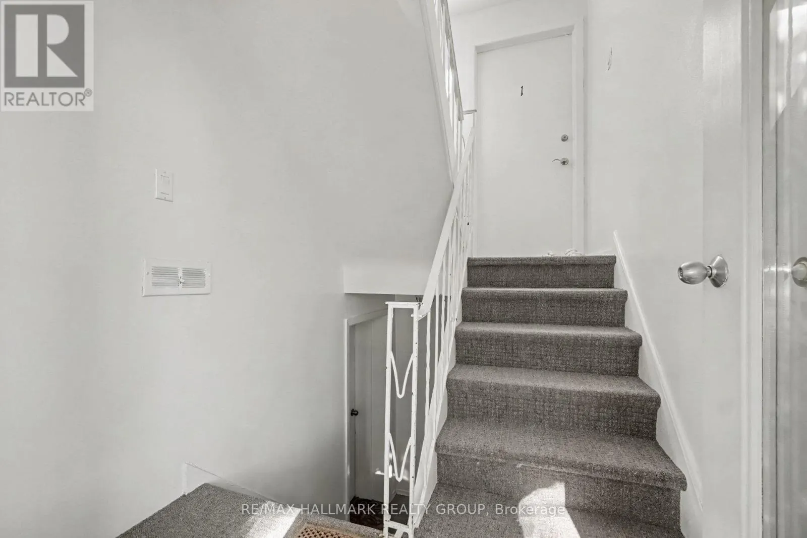 657 GOLDEN AVENUE