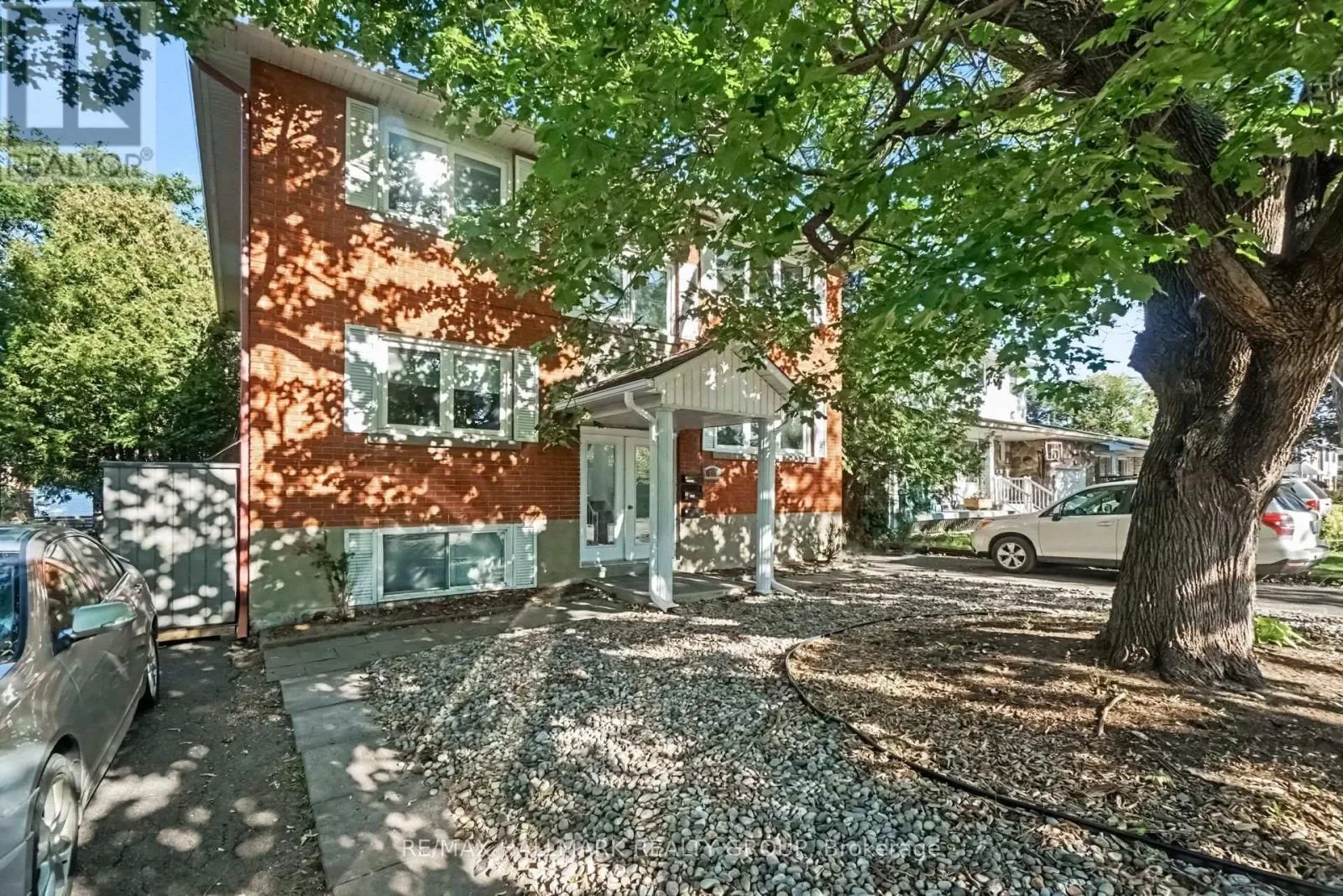 657 GOLDEN AVENUE