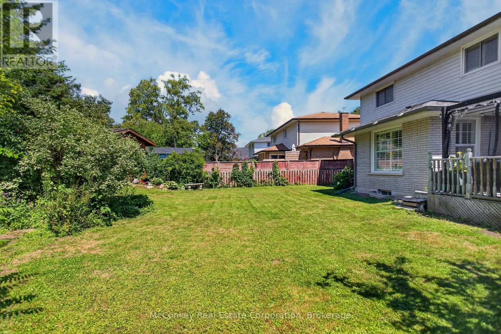 1817 PARKWOOD CIRCLE