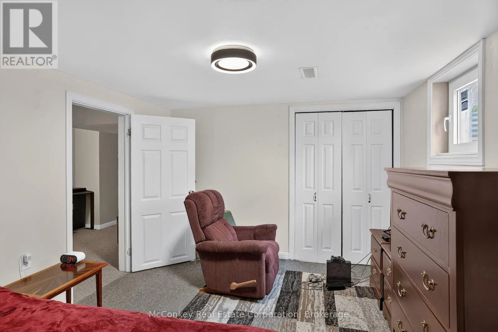 1817 PARKWOOD CIRCLE