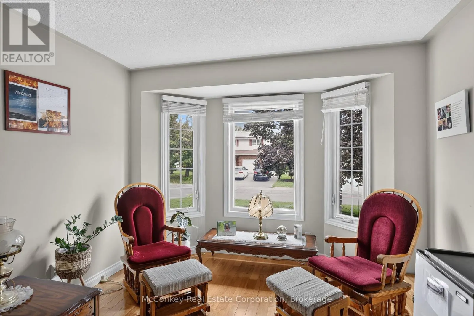 1817 PARKWOOD CIRCLE