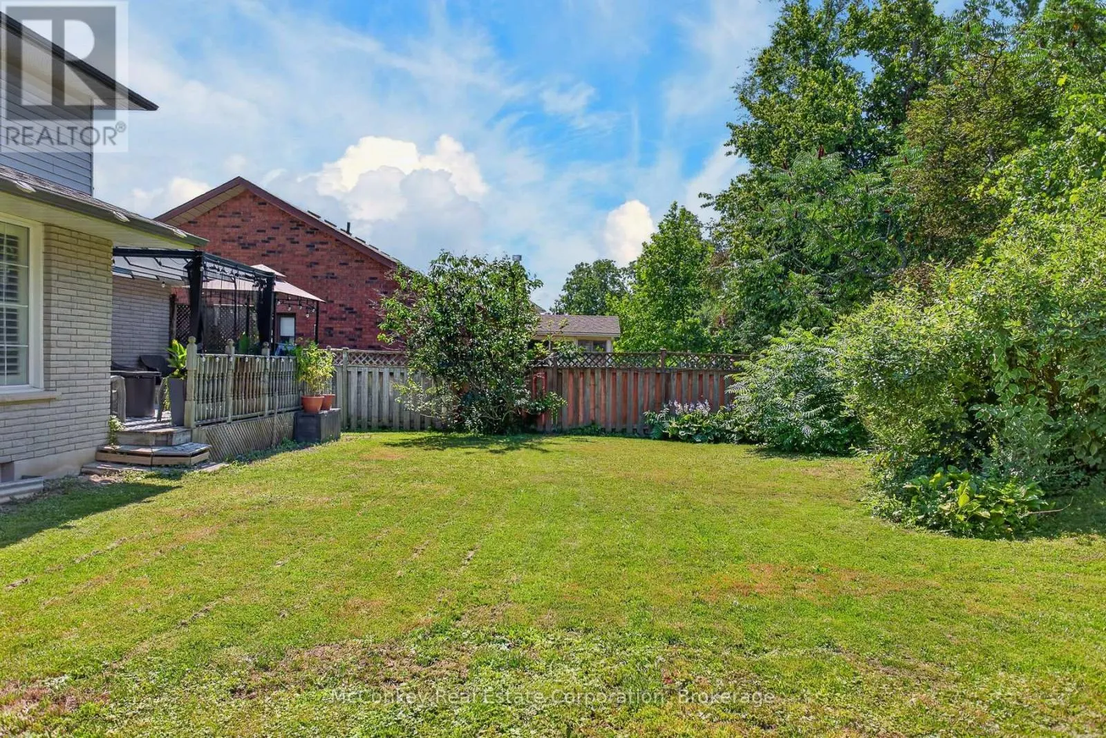 1817 PARKWOOD CIRCLE