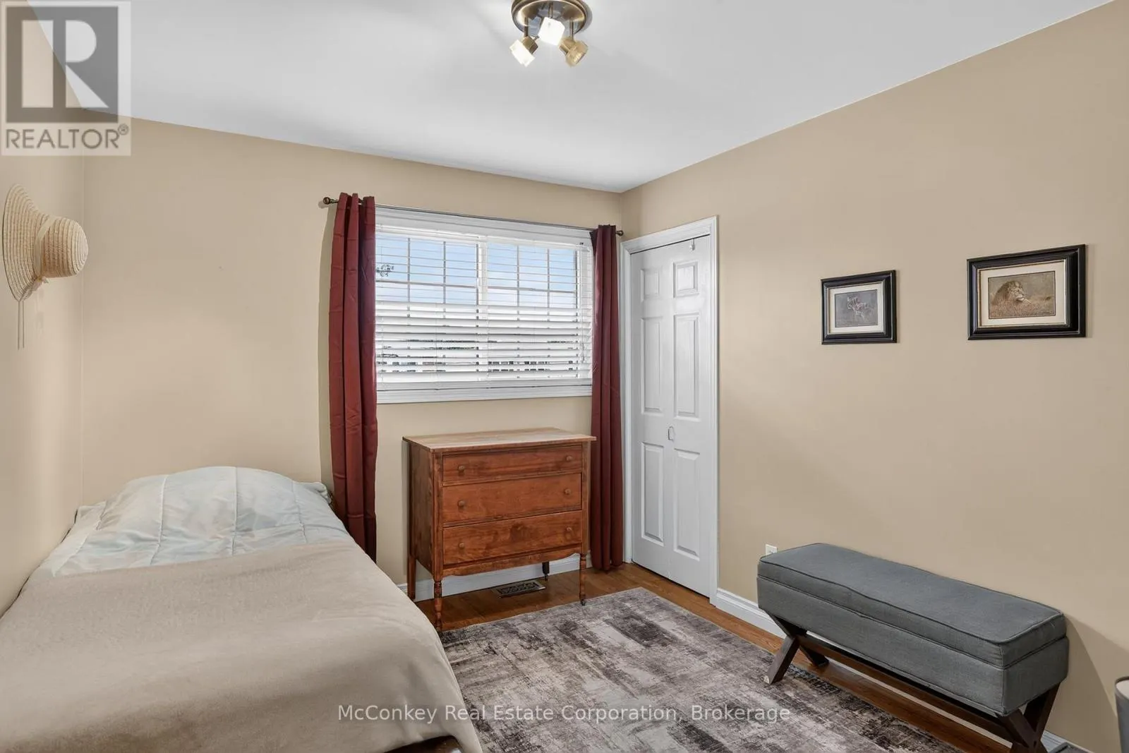 1817 PARKWOOD CIRCLE