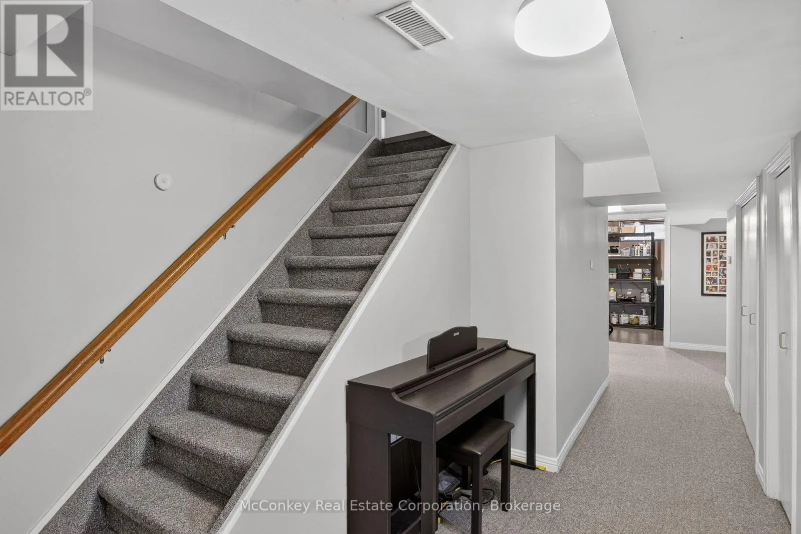 1817 PARKWOOD CIRCLE